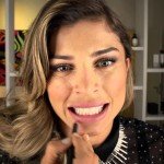 Batom nude com hidratante labial e lápis de olho