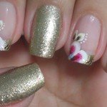 Fazer unhas douradas com flores passo a passo